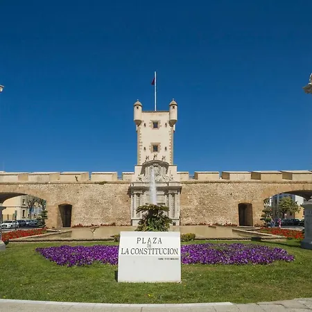 Jano Puertatierra Apartmán Cádiz